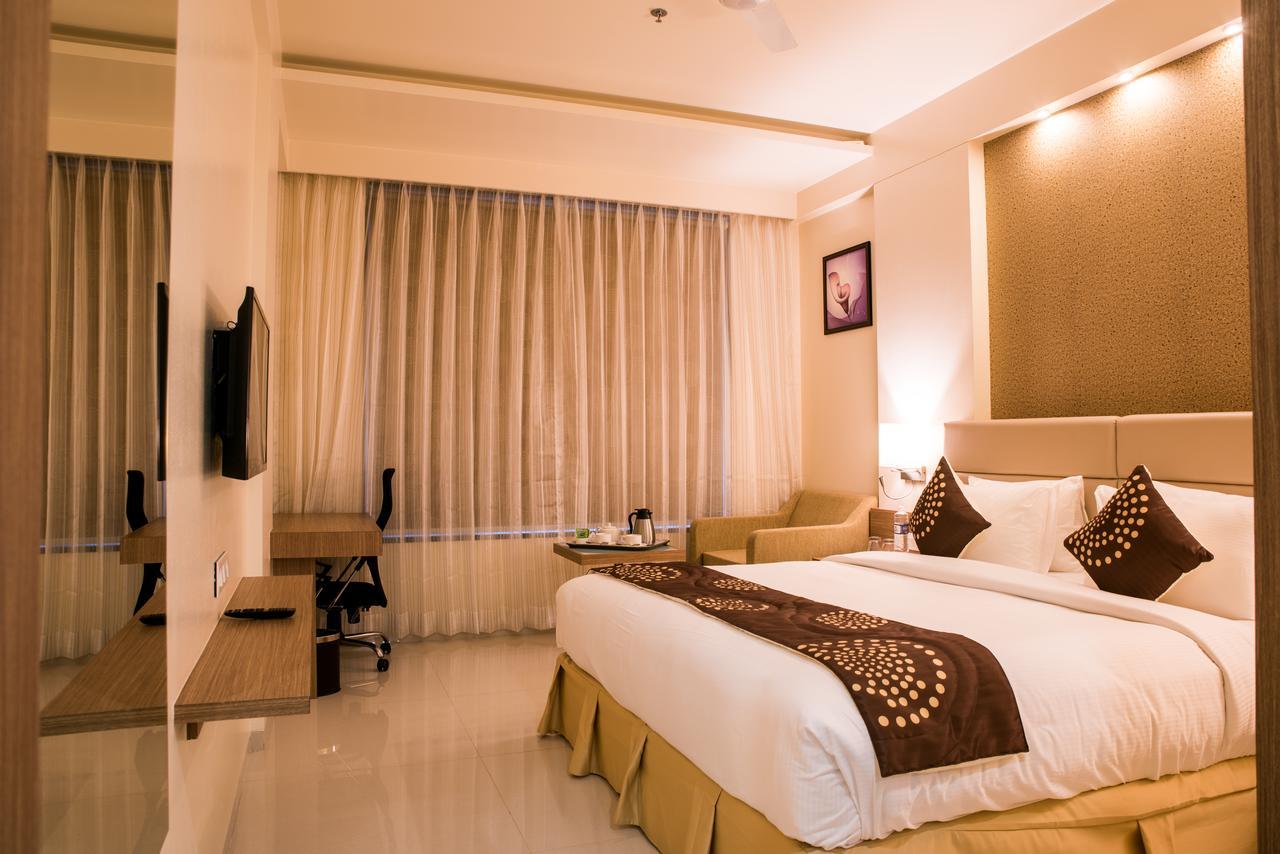 Hotel Grand Rio นาสิก ภายนอก รูปภาพ