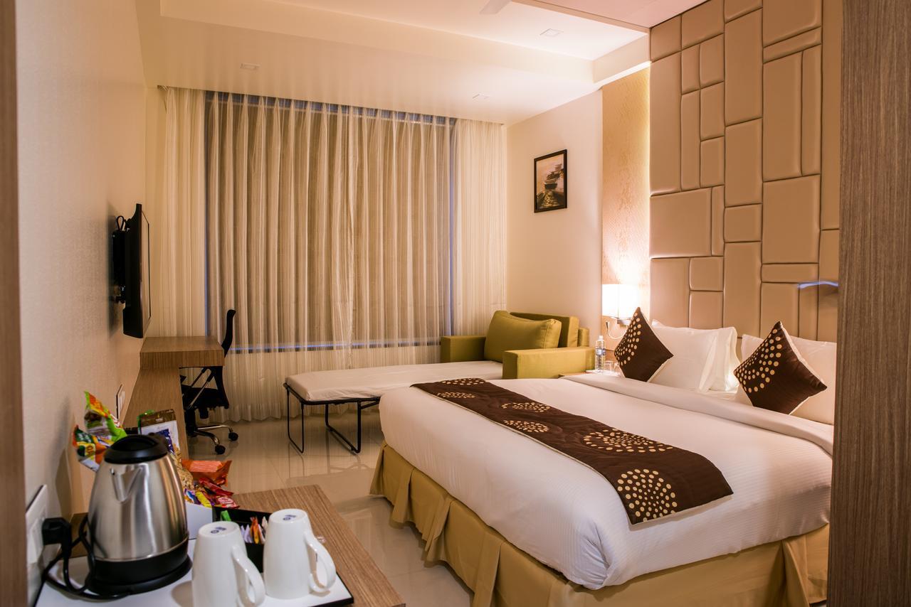 Hotel Grand Rio นาสิก ภายนอก รูปภาพ