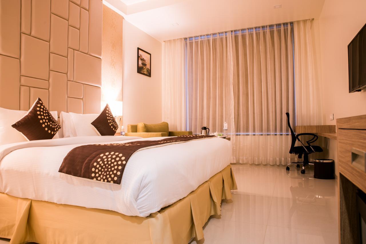Hotel Grand Rio นาสิก ภายนอก รูปภาพ