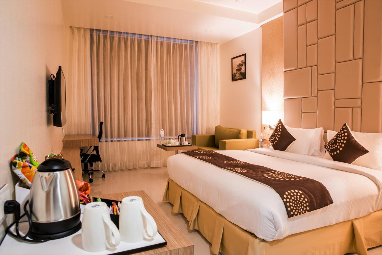 Hotel Grand Rio นาสิก ภายนอก รูปภาพ