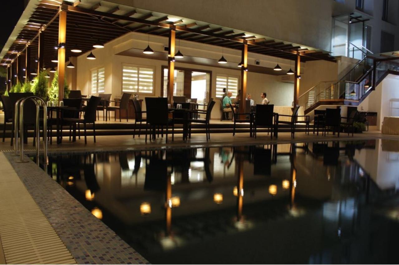 Hotel Grand Rio นาสิก ภายนอก รูปภาพ